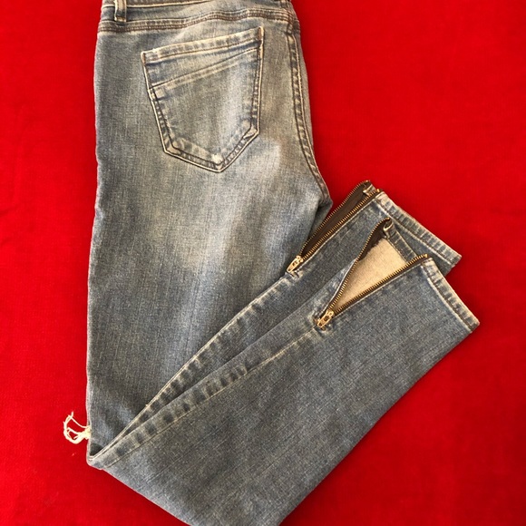 Distressed Jeans - Picture 4 of 4